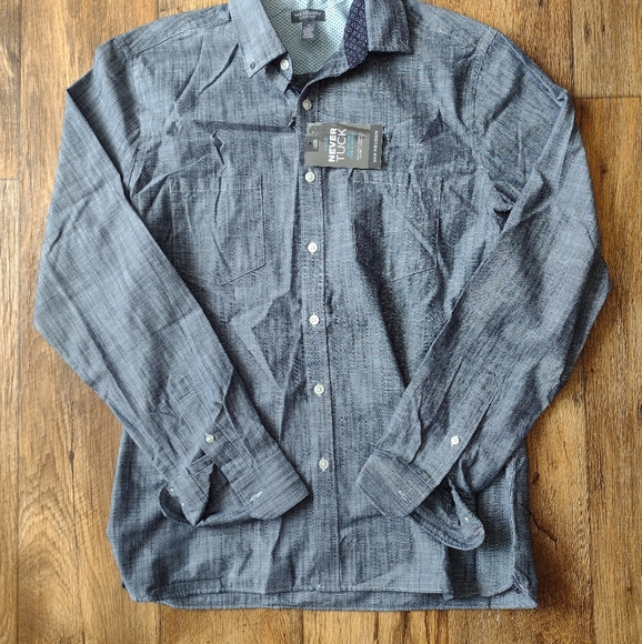 Button up dress shirt - Picture 1 of 3